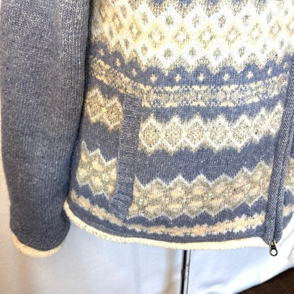 LL Bean Women’s Medium Blue Fair Isle Lambs Wool Full Zip Sherpa Lined Cardigan - Picture 2 of 9